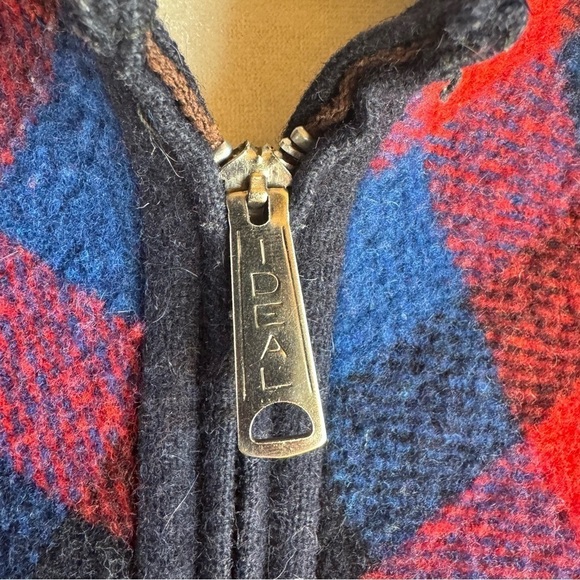 Vintage Mid Century Reversible Wool Plaid Ideal Cape - Picture 6 of 16